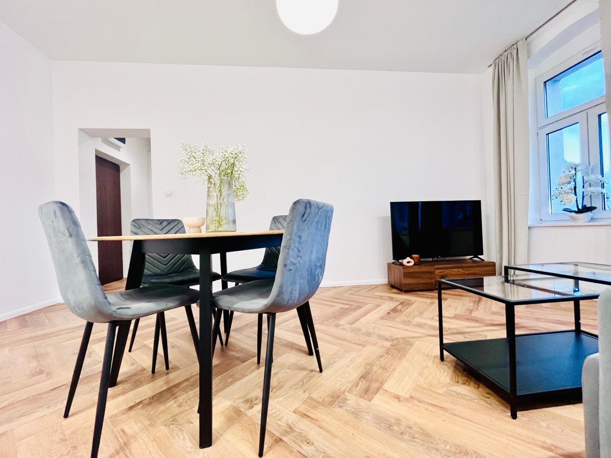 Apartamenty Kamienica Centrum - 1 Maja Lubiń Exterior foto